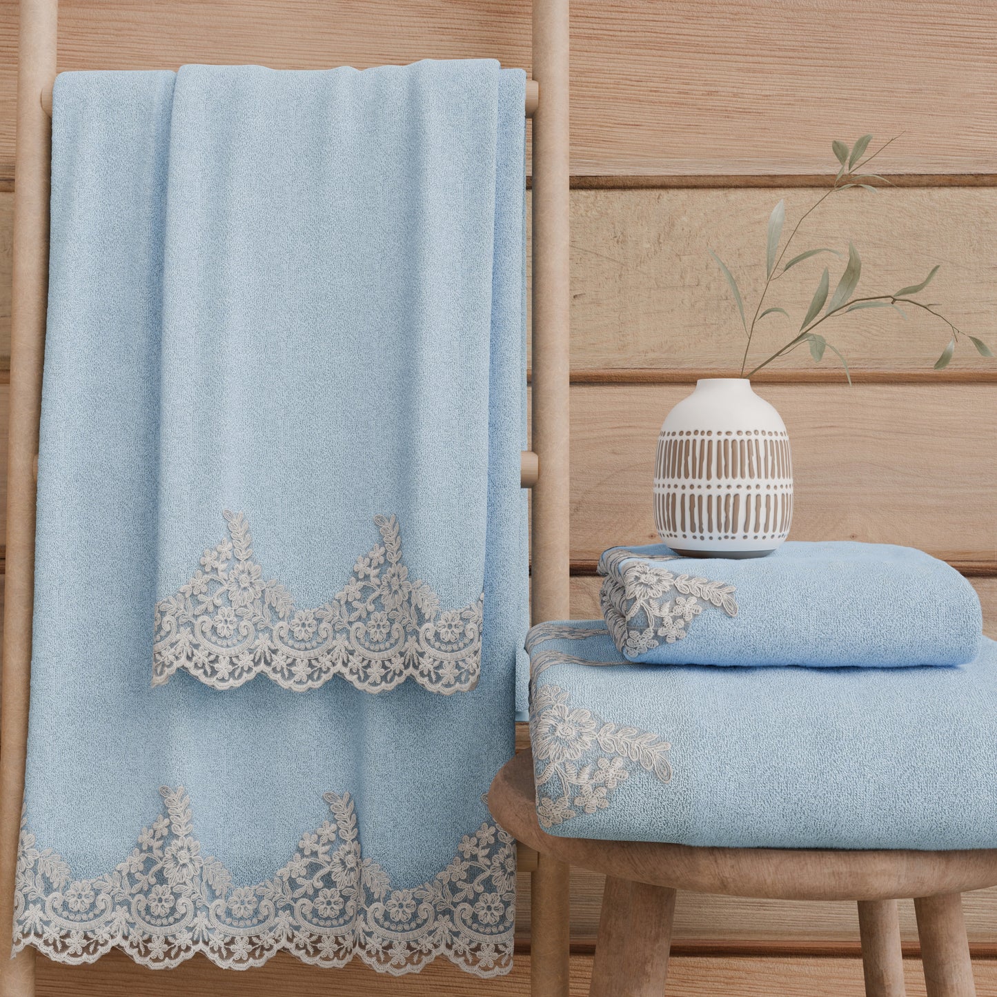 Asciugamani Bagno in Spugna in Pizzo Chantilly Azzurro